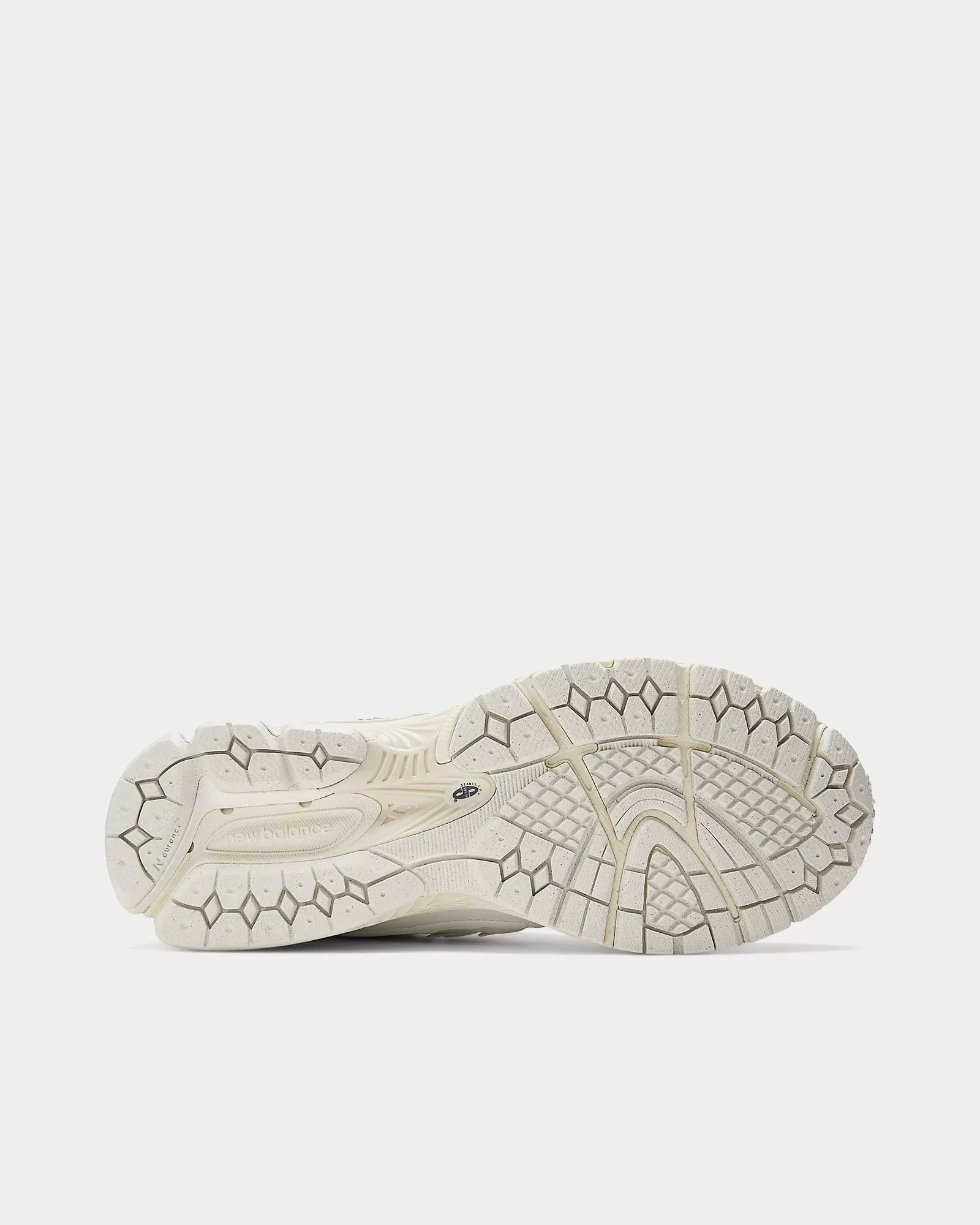 1906D White / Turtledove / Crimson Low Top Sneakers