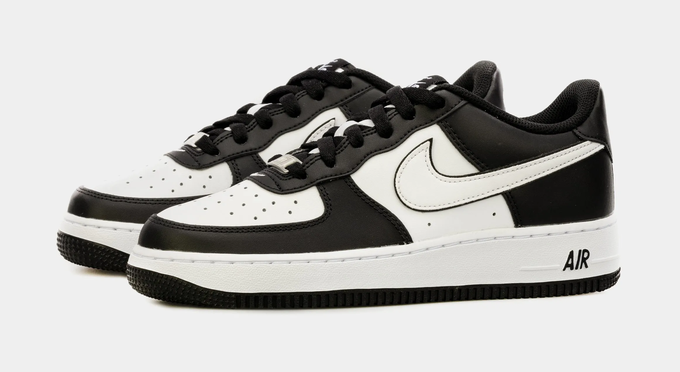 Air Force 1 LV8 Grade School Lifestyle Shoes  (Black/White)