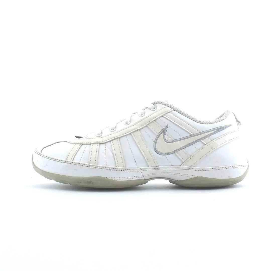 NIKE  DANCE CHEER LEADING